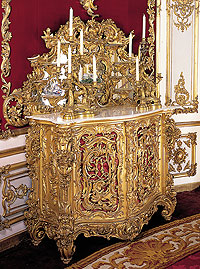 Buffet im Speisezimmer Bild: Buffet im Speisezimmer