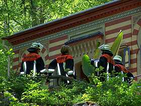 Bild: Mitglieder der Betriebsfeuerwehr Linderhof