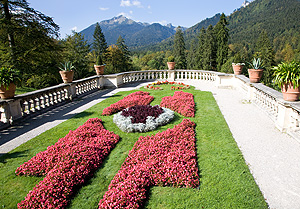 Bild: Terrasse mit Bergpanorama