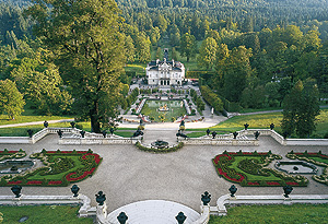 Bild: Schloss und Park Linderhof