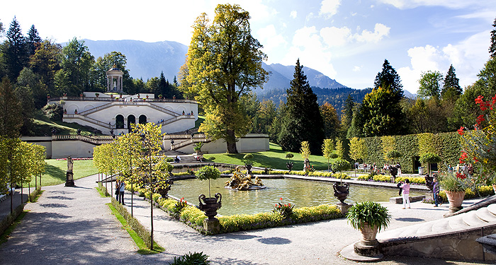 Picture: Water Parterre in front of Linderhof Palace