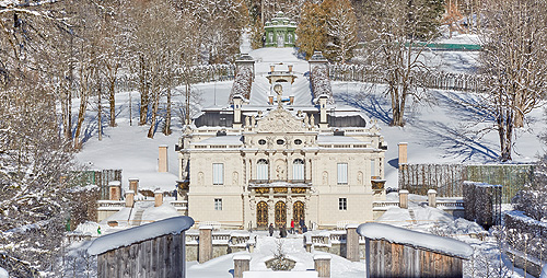 Bild: Schloss und Park Linderhof im Winter